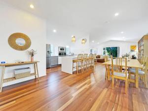 Mudjimba Beach Haven - Stroll to the Water