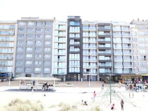 Apartment in Nieuwpoort with Ocean Views, cleaning included
