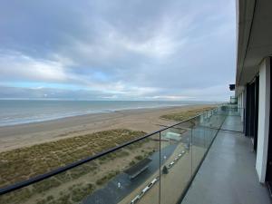 Apartment Nieuwpoort near Sandy Beach, cleaning included