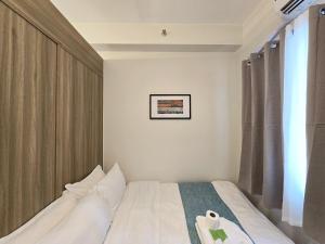 1BR Condotel with Balcony at FAME Residences #FM35-1