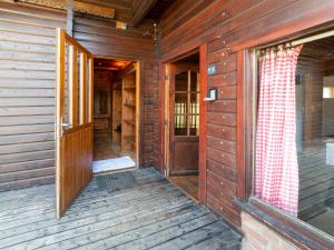 Majestic chalet in Durbuy 200 meters from the Golf, cleaning included