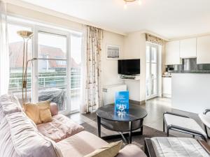 Parnasse with a central location, cleaning included