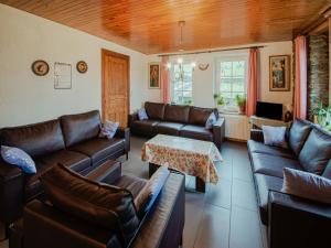 Farmhouse in Brisy near Forest & Lake, cleaning included