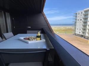 Apartment with terrace near sea, cleaning included