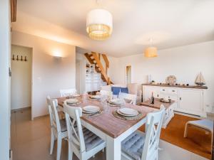 Alise sunny duplex apartment in Koksijde, cleaning included