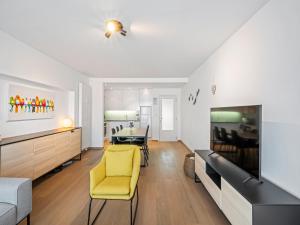 Beautiful apartment by the sea, cleaning included