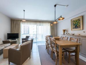 Guernsey 102 located on the beach in Koksijde, cleaning included