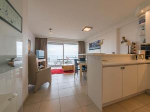 Les Petrels 601 with sea view in Koksijde, cleaning included