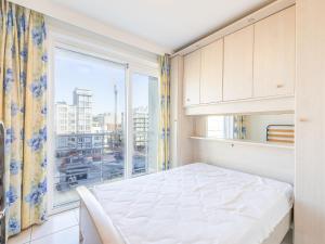 Bright apartment on the 5th floor, cleaning included