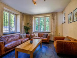 Original Tower House in a 16th Century Castle, cleaning included