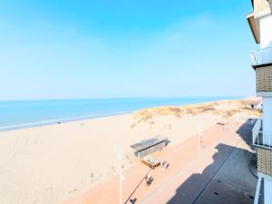 Vitalo 502 apartment on the beach of Koksijde, cleaning included
