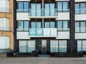 Winoc 402 apartment with sea view in Koksijde, cleaning included
