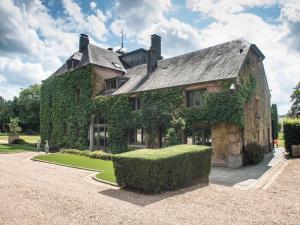 Luxurious castle with hot tub in the Belgian, cleaning included
