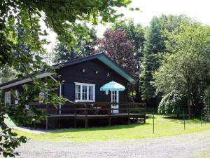 Chalet in Forested Sourbrodt, cleaning included
