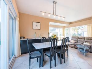 Villa in Koksijde near the Sea, cleaning included