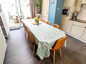 Town house with view over the 3 towers of Bruges, cleaning included