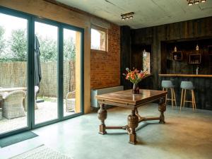 Holiday Home in Moorslede with Pool and Jacuzzi, cleaning included