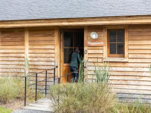 Holiday home with hot tub and terrace, cleaning included