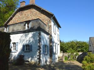 Holiday home in Roumont with garden, cleaning included
