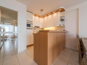 Les Petrels 202 apartment in Koksijde, cleaning included