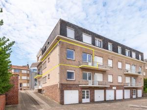 Nice apartment in Koksijde with balcony, cleaning included