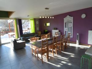 Riverside Retreat with Sauna, cleaning included