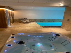 Romantic Loft Retreat, Theux, cleaning included