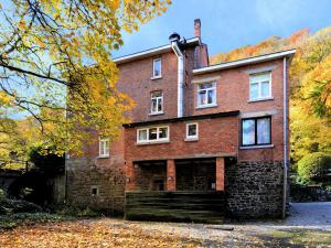 Comfortable holiday home in Marcourt with garden, cleaning included