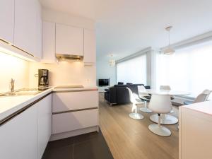 La Digue apartment with sea view, cleaning included