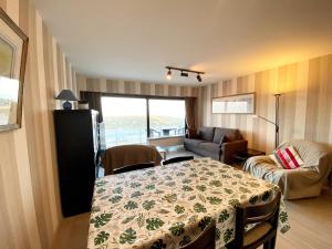 Apartment in Nieuwpoort with the beach, cleaning included