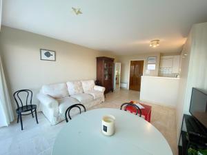 Apartment in Nieuwpoort with the beach, cleaning included