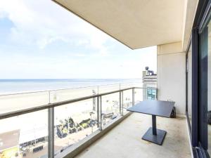 Coastal Comfort with Parking