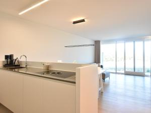 luxury apartment right by the sea, cleaning included