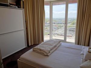 Apartment in Nieuwpoort with sea beach, cleaning included