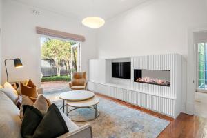 The Garden Gable - Stylish Terrace Living