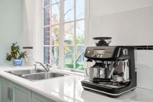 The Garden Gable - Stylish Terrace Living