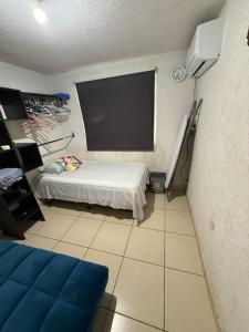 Casa por aeropuerto, zona industrial y hospitales