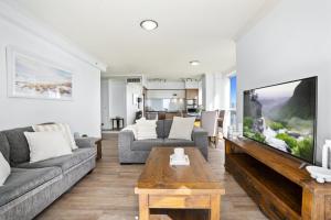 Chevron Renaissance - QStay