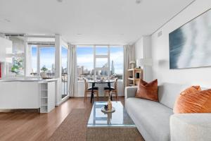 Harbour Horizons - Chic Studio Above Sydneys Icons