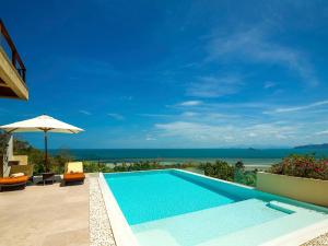 Villa Soluna - Luxury 5-Star Seaview Escape