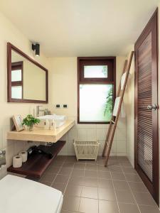 Villa Soluna - Luxury 5-Star Seaview Escape