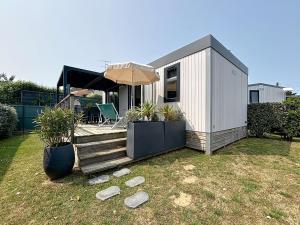 Maisons de vacances Mobil-home Grand Confort 4 pers, 2 ch, piscine chauffee a 200m de la plage - FR-1-361A-65 : photos des chambres