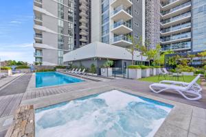 Trafalgar Lane Apartments by CLLIX