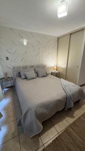 Departamento Don Diego VIII, cerca de Movistar arena, con parking de reserva en el edificio, dos estaciones de metro a pasos, y locomoción a la puerta