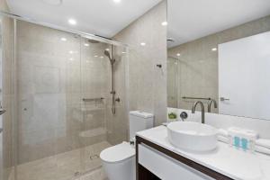 Stunning Modern Coastal Retreat