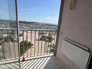 Appartements Studio cabine, vue port, 4 pers, a 100m de la plage - FR-1-701-95 : photos des chambres