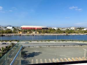 Altomare Panoramic-- Frente al Mar y Parque Central --Excelente Vista