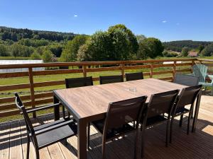 Chalets Chalet PLUME D-EAU - jacuzzi, piscine et petanque : photos des chambres
