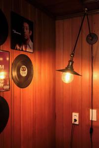 30pyeong private sensational accommodation spacious living room 2 minutes from Sinbang hwa Station kimpoairport near hong-dae