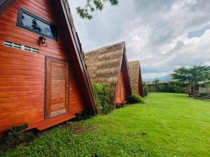 Whispering Mok At Sapan